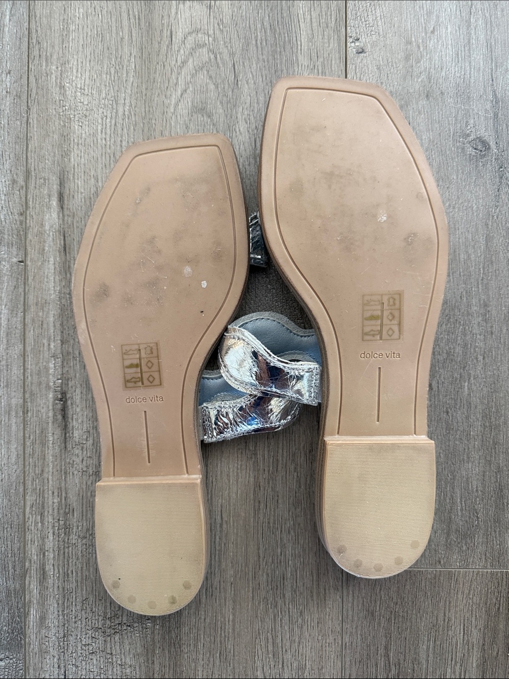 Dolce Vita | Ilva Low Slide Sandal in Silver - Picture 5 of 8
